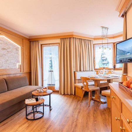Hotel Garni Apart Tina Ишгль Экстерьер фото