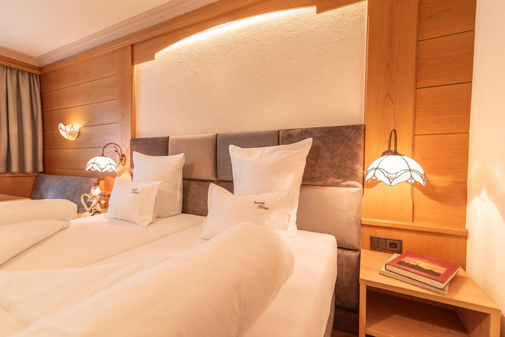 Hotel Garni Apart Tina Ишгль Экстерьер фото